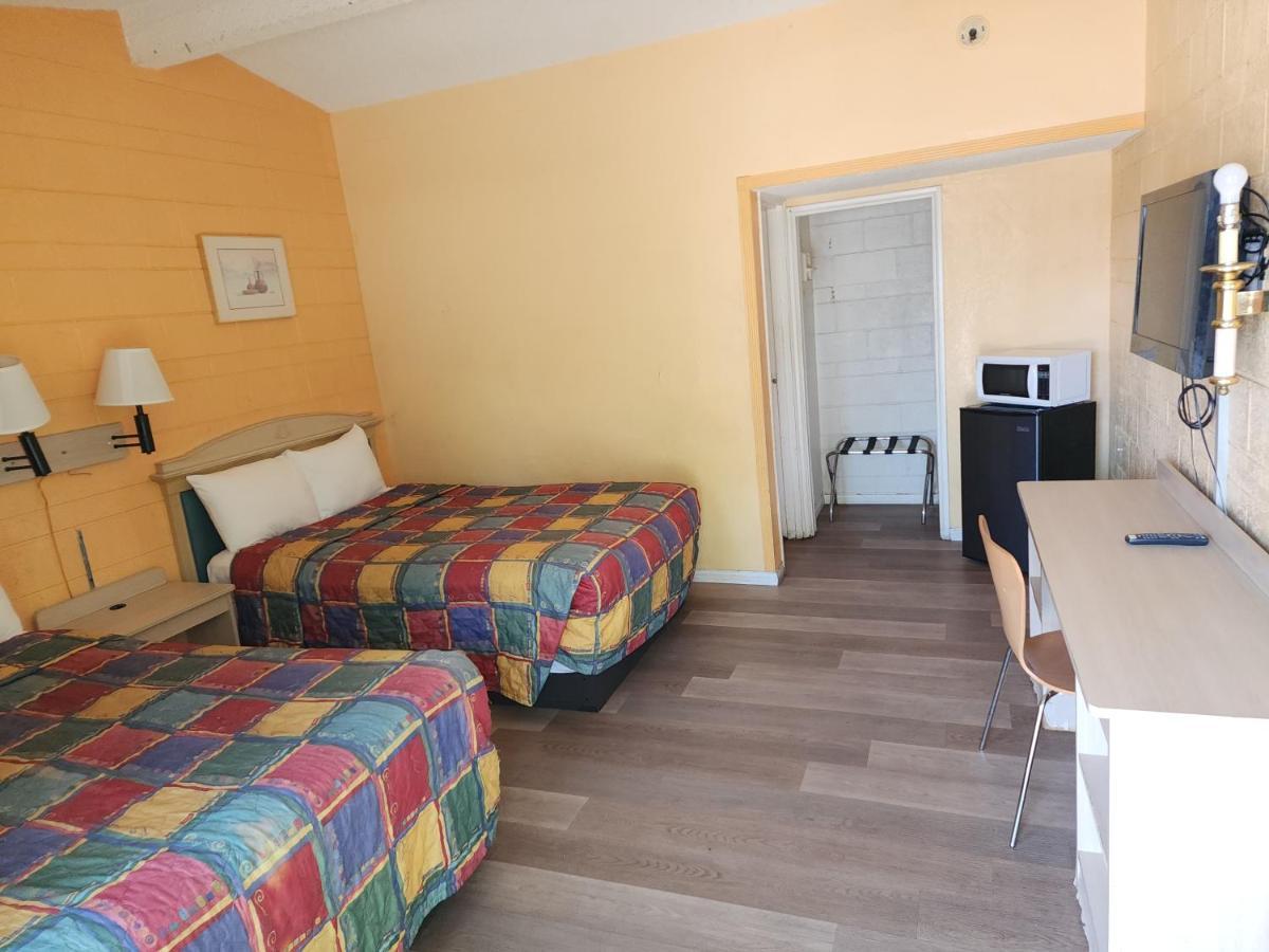 Town House Motel Ланкастер Екстер'єр фото